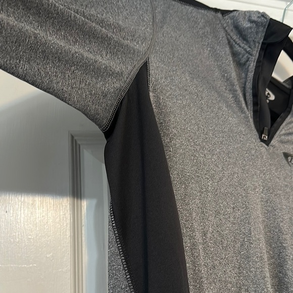 MTA Sport Gray and Black Long Sleeve Athletic Tee - Picture 4 of 6